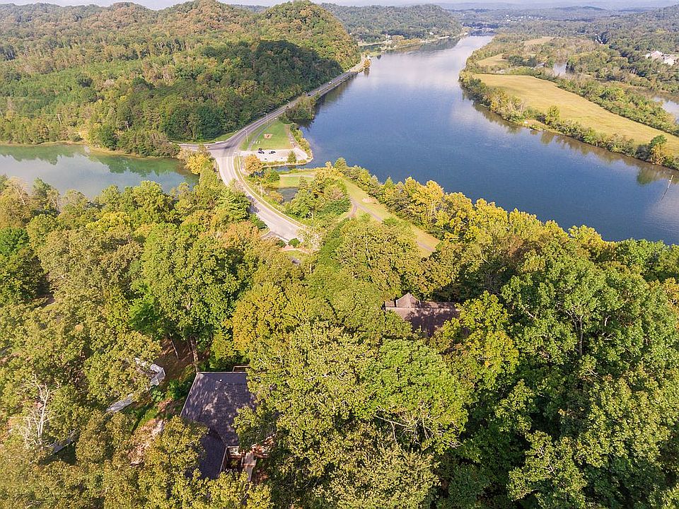 2nd image of 42 Rivers Run Way