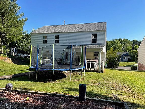 5th image of 300 Moosehead Dr