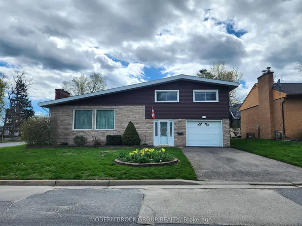 2 Woodlawn Pl, Brockville, ON K6V 2Z2