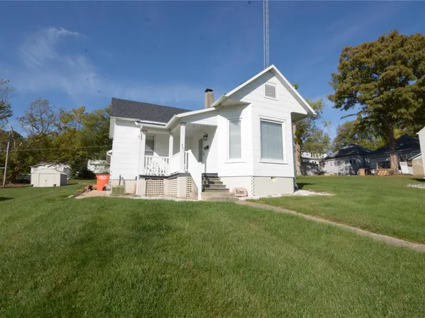 421 S 5th St, Vandalia, IL 62471