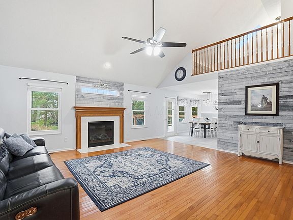 4th image of 9740 Camarillo Cir