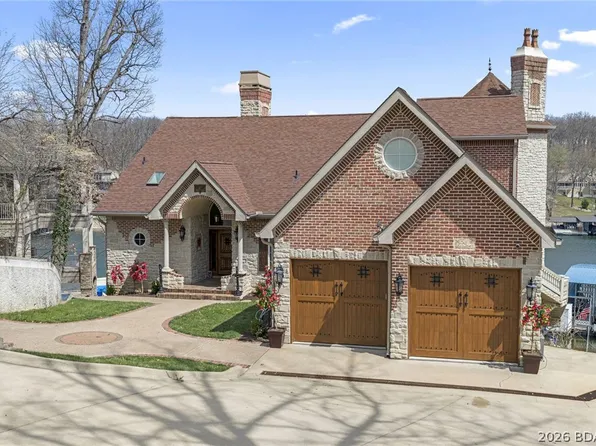 369 Lake Dr, Sunrise Beach, MO 65079