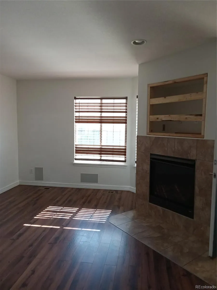 Building Photo - 15800 E 121st Ave #5