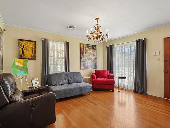 4th image of 116 Elizabeth Ave