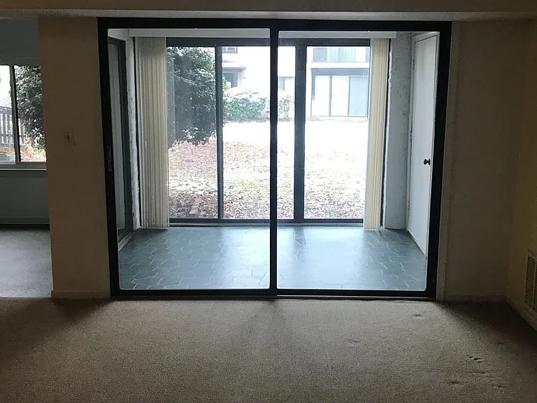 37 Spring Ct — Photo 20