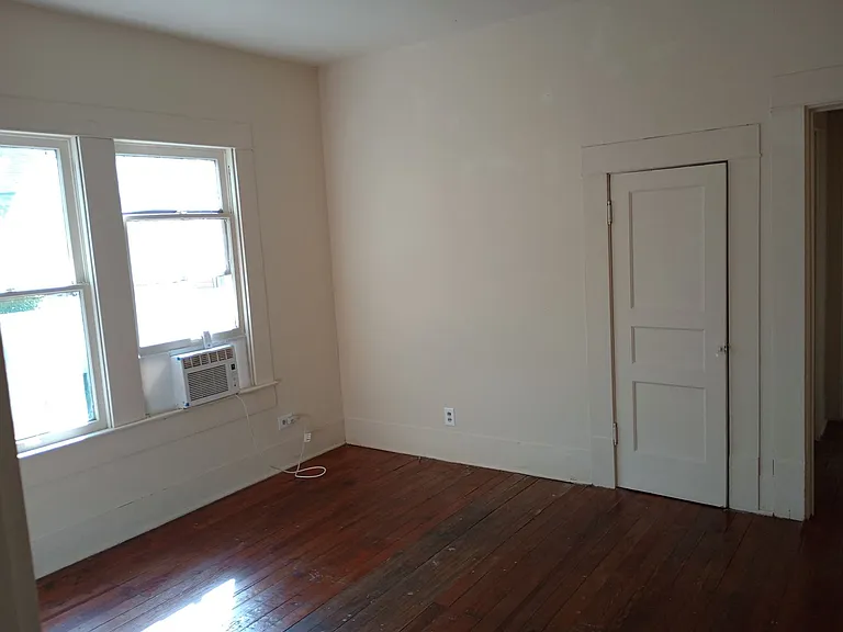 2222 Vance Ave — Photo 9