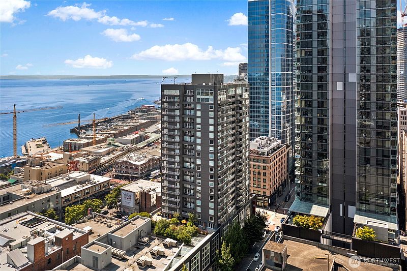 3rd image of 1415 2nd Avenue #1106