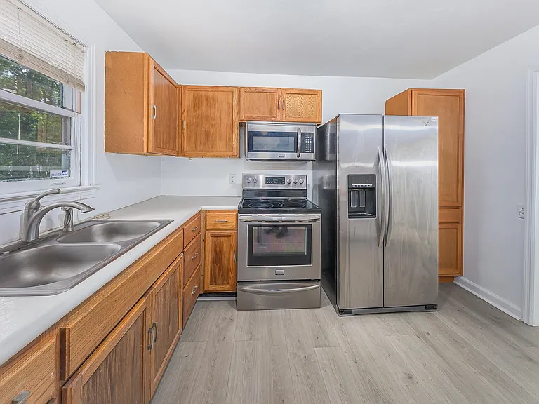 1637 Atkamire Dr — Photo 6