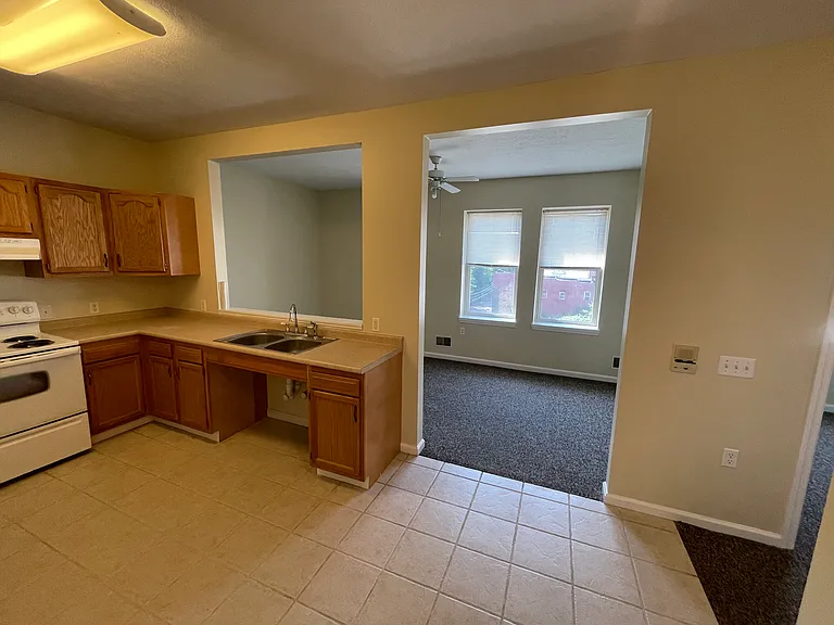 732 3rd Ave #11 — Photo 5