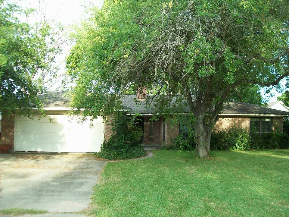 1st image of 9898 Twin Shores Dr