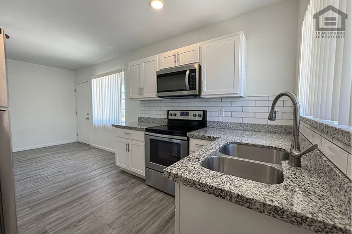 1346 E Willetta St #4 — Photo 12