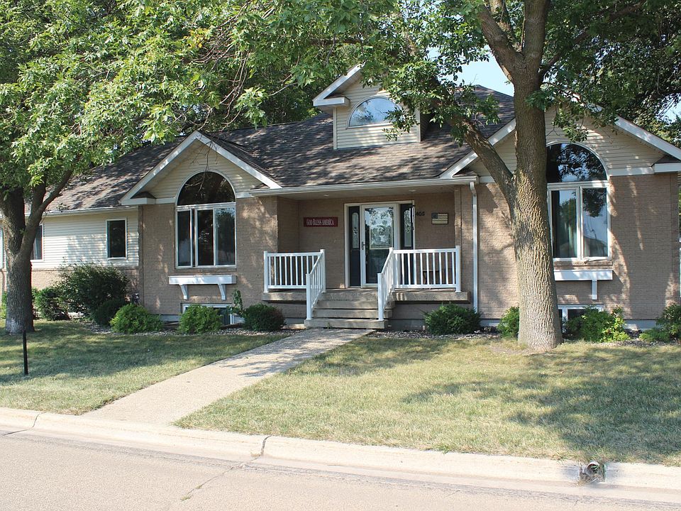 1st image of 405 E 14th St