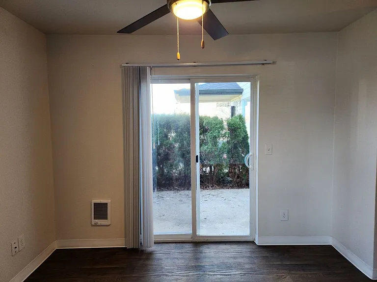 Emerald Pointe — Photo 48