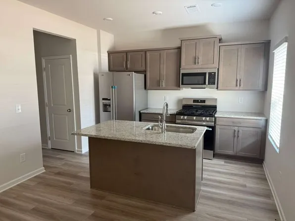 120 Berry Dr, Dawsonville, GA 30534