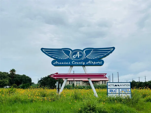 321 John D Wendell Rd, Rockport, TX 78382