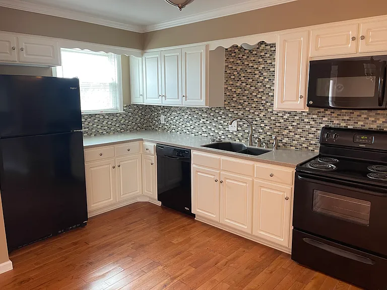 5510 Country Dr #124 — Photo 2