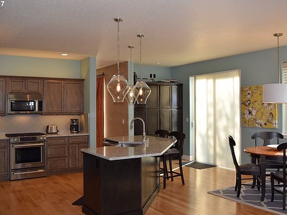 3rd image of 2904 NE 185th Ct