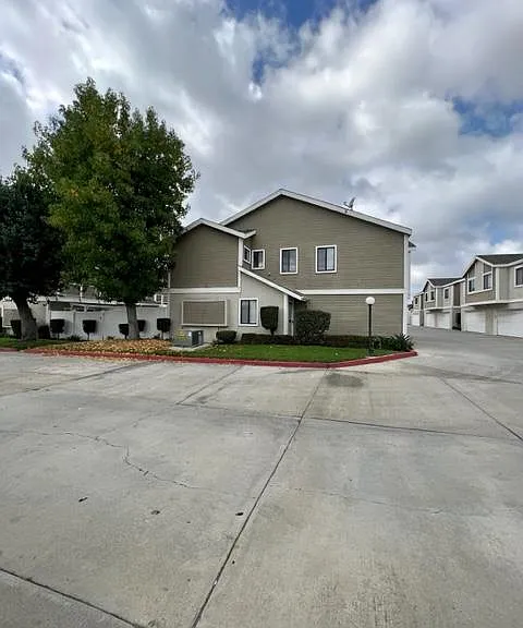 7893 Cerritos Ave — Photo 94