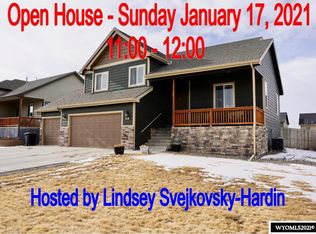 904 S 5th Ave, Mills, WY 82644