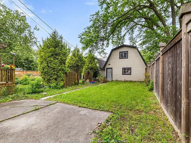 803 Monmouth Rd — Photo 23