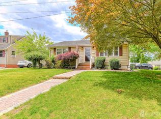 2 Bradley Dr, Edison, NJ 08817