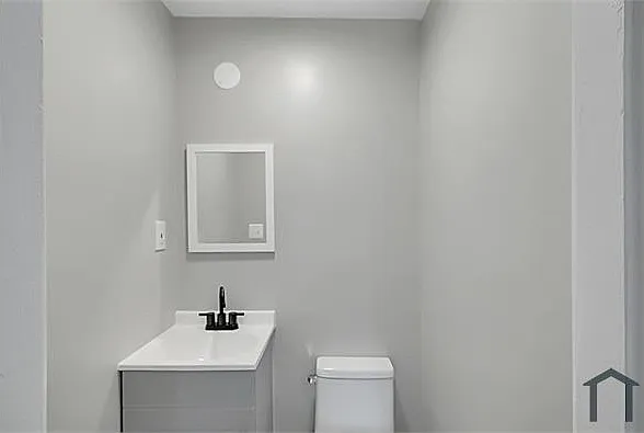 727 Otis Pl NW — Photo 9