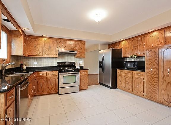 4th image of 7909 Dooneen Ave