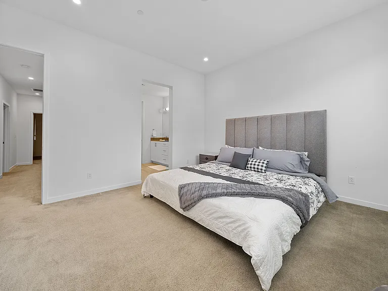 135 Schick — Photo 14