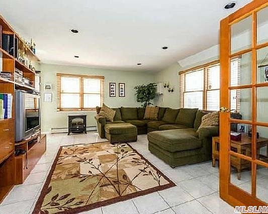 2nd image of 43 Flower Ln
