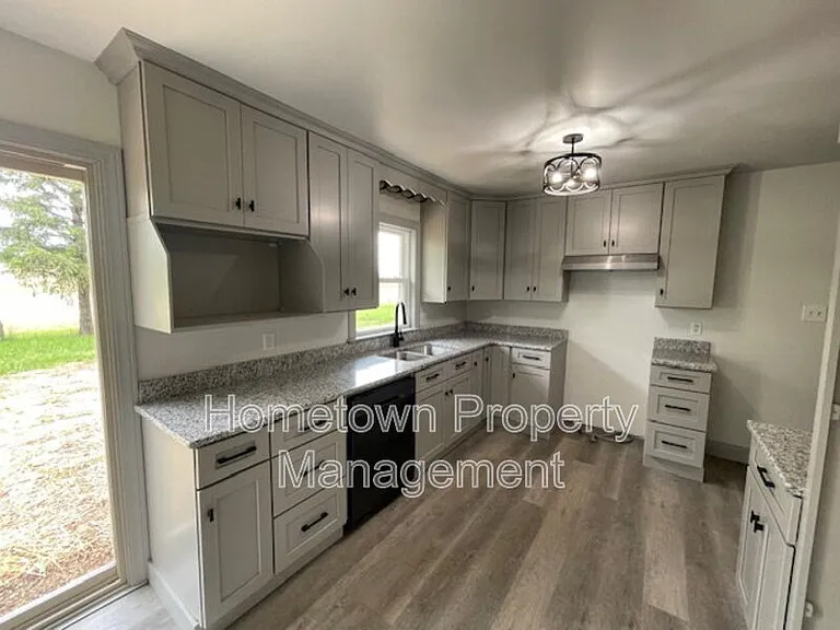 1382 Armstrong Valley Rd — Photo 9