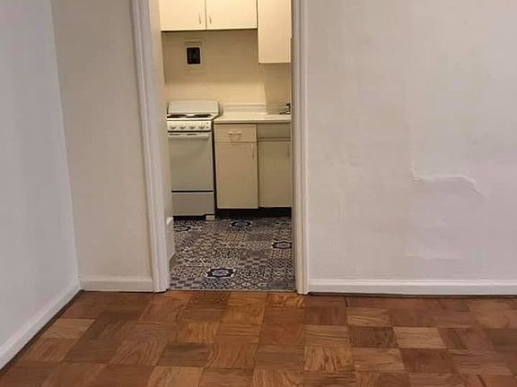3rd image of 2514 Piedmont Ave APT 103