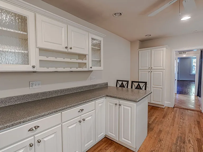 833 S Bond St — Photo 10