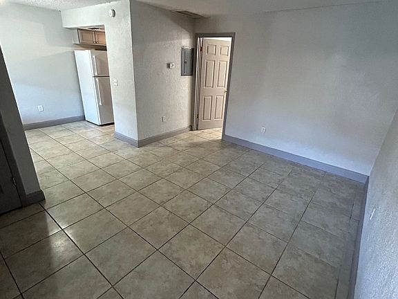 3rd image of 2412 Chestnut Woods Dr
