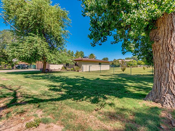 5th image of 8018 W Acoma Dr