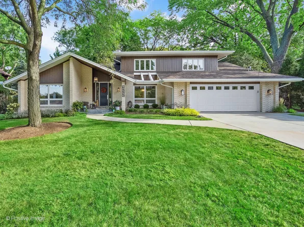 6555 Shabbona Rd, Indian Head Park, IL 60525