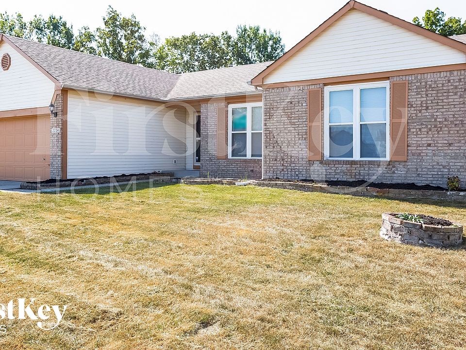 1st image of 2204 Valley Creek West Ln