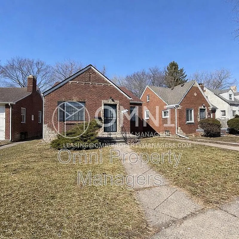 2 bed, 1.0 bath, 797 sqft, $1,200 — Photo 2