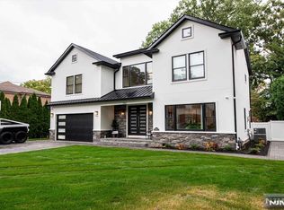 362 Harrison St, Paramus, NJ 07652