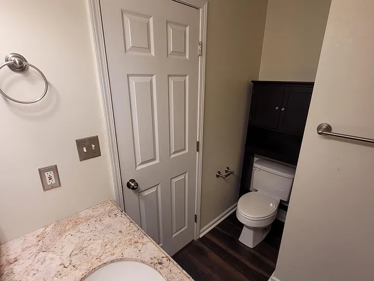 1277 Oak St SW #B — Photo 17