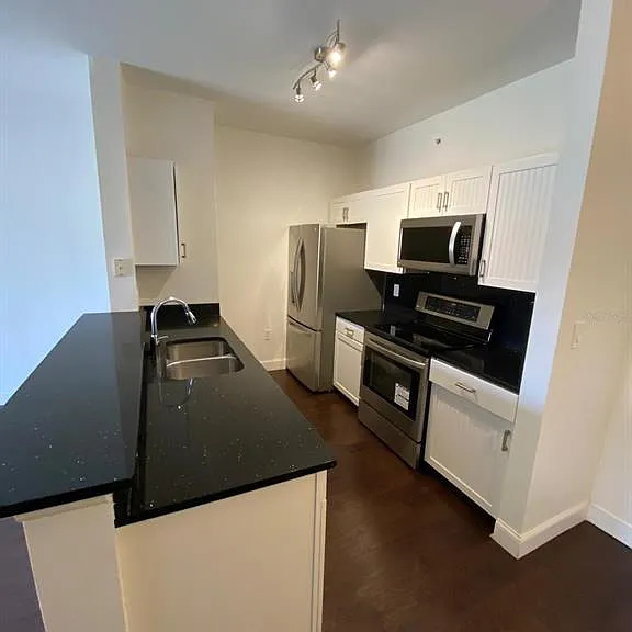 5475 Vineland Rd #8311 — Photo 4