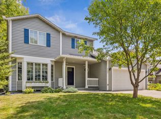 2907 Blue Ridge Dr, Woodbury, MN 55125