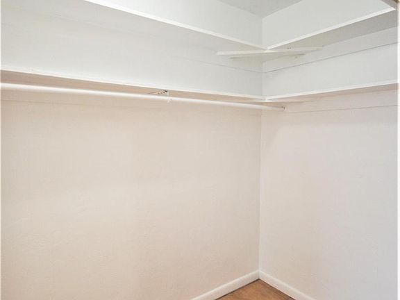 4th image of 430 72nd St APT 5
