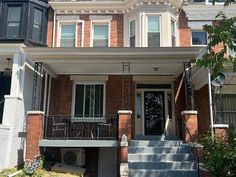 1113 Clifton St NW — Photo 1