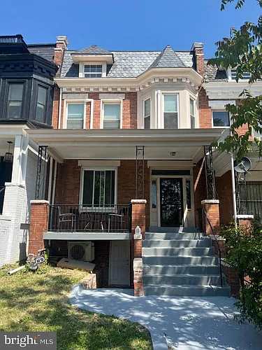 1113 Clifton St NW Photo 1