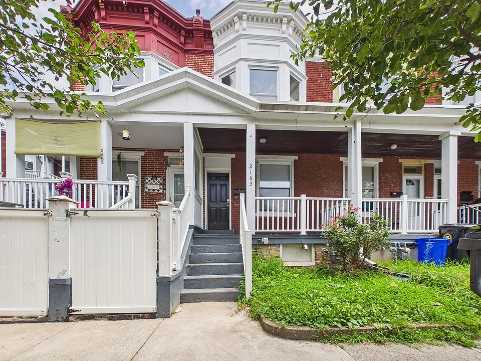 2163 Logan St