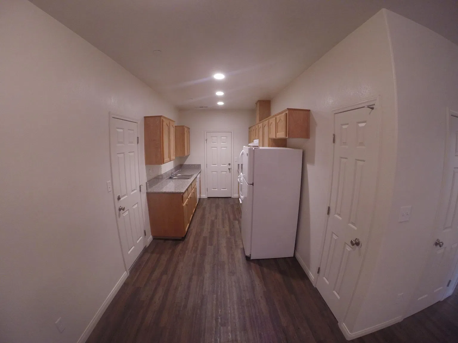 2 bed, 943 sqft, $1,750 — Photo 3