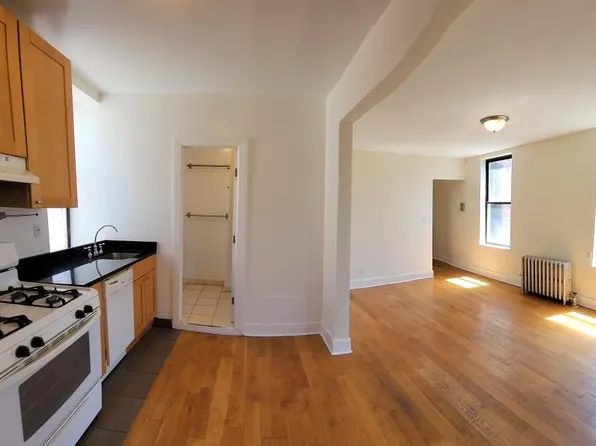180 Borinquen Place image 1 of 6