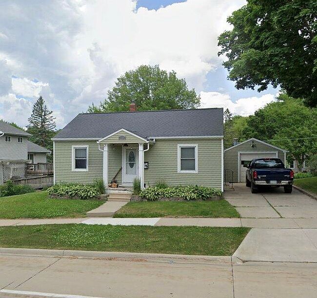 1st image of 1510 College St