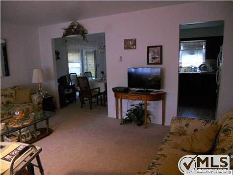 4th image of 54 Westbrook Dr