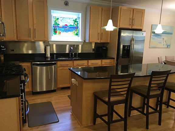 4th image of 6035 N Hermitage Ave APT 3